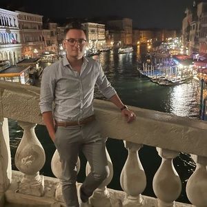 Meet your Posher, Nicolas